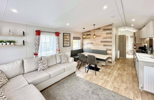 Cross Inn House | Astoria Caravan Decking