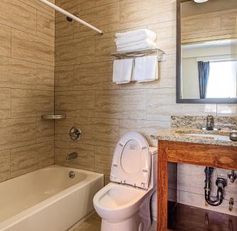 Queens Hotel | Astoria Inn LaGuardia Hotel