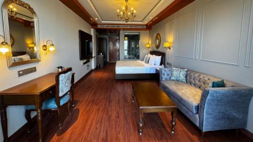 Kasauli Hotel | Astra Resort and Caffe