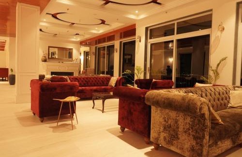 Kasauli Hotel | Astra Resort and Caffe