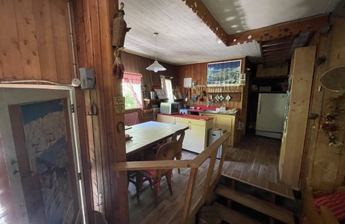 Los Azules Cabin | at 1400 meters alpine cabin 40 mins from the slopes and 1 hour 30 from santiago