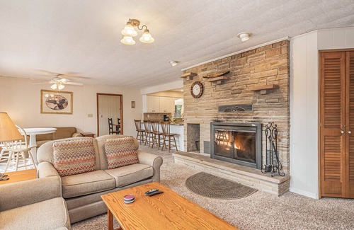 Swanton House | At Ease | Lakefront with Hot Tub & Private Dock!