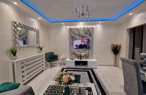 Vozdovac Apartment | AT Mirror