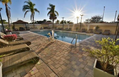 Alafaya House | At only minutes from Central Florida Research Park and Quadrangle Office Park