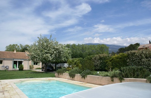 Bedoin Villa | at the foot of Mt Ventoux, 1500 m2, private pool 8 X 4, quiet, 7 minutes walk from the village