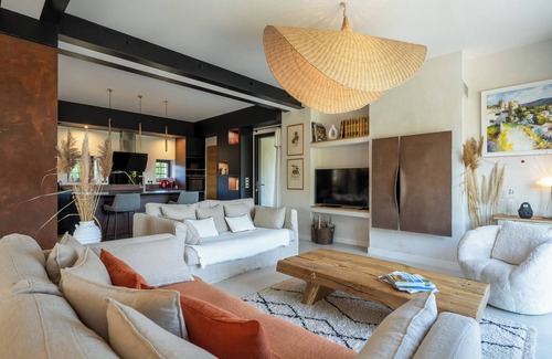 Robion House | At the foot of the Luberon, old mas completely renovated, swimming pool 12m Balinese stone