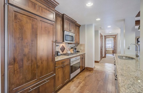 Park City Condo | At the New Gondola 2 Br/BA Condo Escala Lodges located @ Hyatt Centric Park City