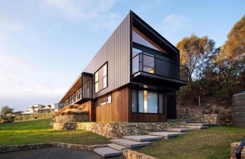 Coles Bay House | Atelier on Freycinet - Beachside Property