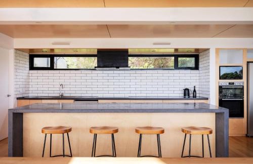 Coles Bay House | Atelier on Freycinet - Beachside Property