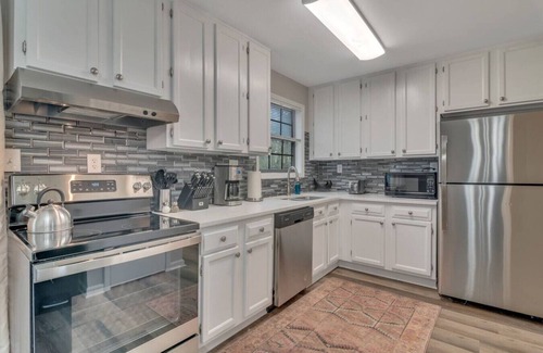 Smyrna House | ATH - Sleeps 6 - 3 Beds - Pet friendly - VO2101