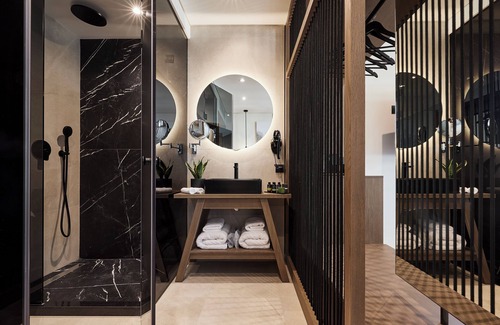 Piraeus Hotel | Athenarum Portus Life & Style Hotel