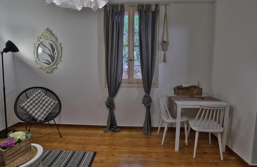 Athens Apartment | Athenian Garden House II