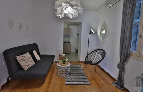 Athens Apartment | Athenian Garden House II