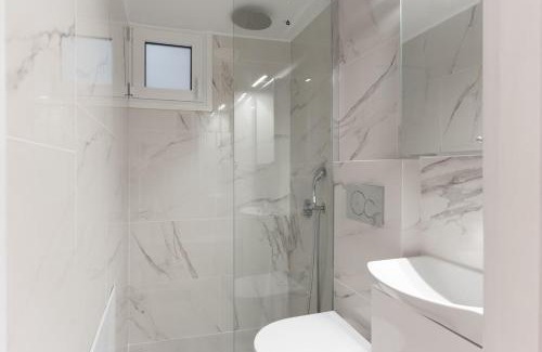 Platia Viktorias Apartment | Athenian Manor by Staycom