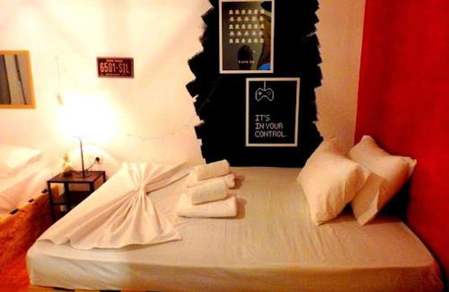 Markopoulon House | ATHENS 24-HOURS PopArt Hostel #AthensAirport