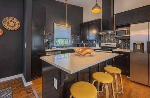 Athens House | Athens Mid-Century Modern Inn - 3.7 mi. to Sanford Stadium