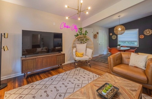 Athens House | Athens Mid-Century Modern Inn - 3.7 mi. to Sanford Stadium