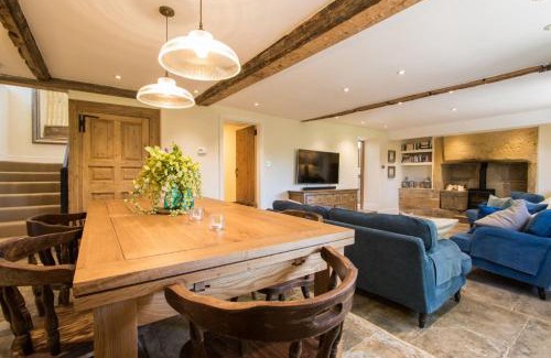 Ilminster House | Atherstone Farmhouse and Cottage