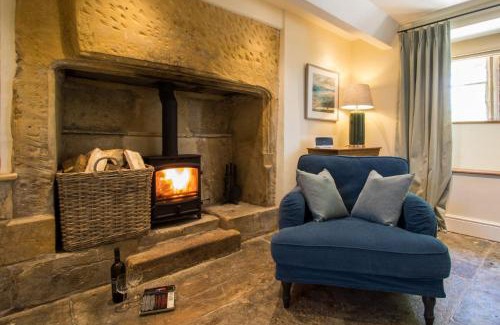 Ilminster House | Atherstone Farmhouse and Cottage