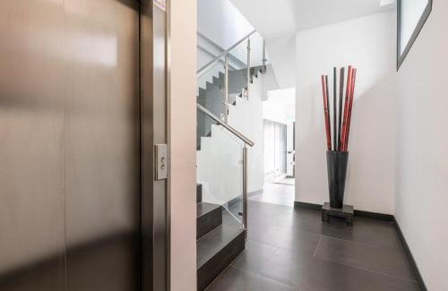 Huerta de Santa Teresa Apartment | Atico moderno en Nervion con terraza