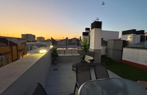 Triana Apartment | ATICO TRIANA CON PISCINA PRIVADA