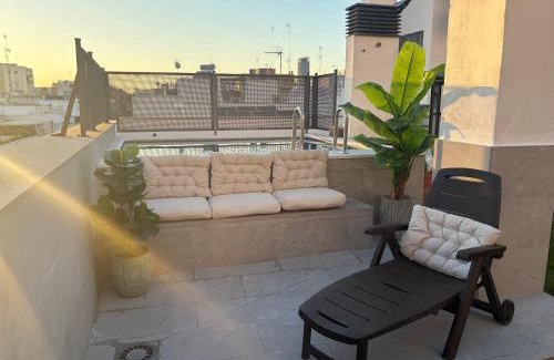 Triana Apartment | ATICO TRIANA CON PISCINA PRIVADA
