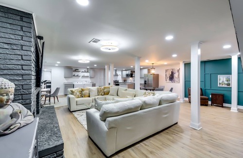 Church Street House | ATL's Stylish Manor/9Beds/6Bedrms/4Baths