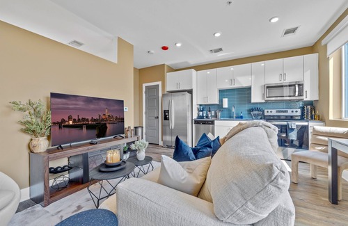 Luckie-Marietta District Apartment | Atlanta Haven: Business Travel Homes for Executives & Professionals