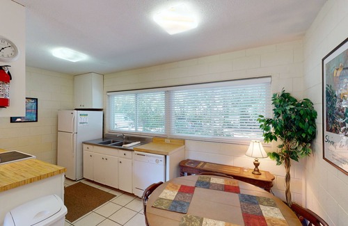 Jekyll Island Apartment | ATLANTIC BREEZE #3 2 bedrooms, 1 bathroom