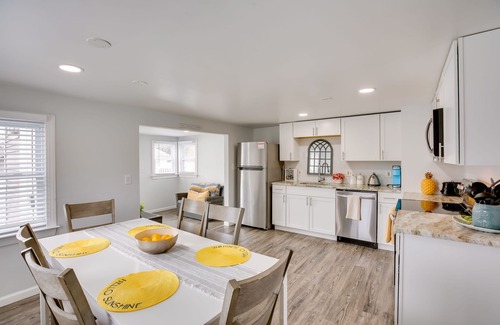 Atlantic City Cottage | Atlantic City Home w/Deck Near Major Casinos!