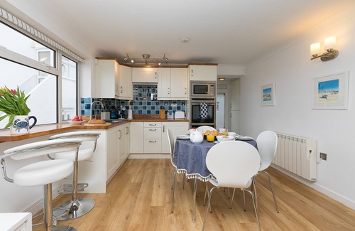 Carbis Bay Cottage | Atlantic Waves