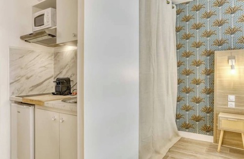 Annemasse Apartment | Atlas 110 - Large Studio Separate Living Room 35m², Paris