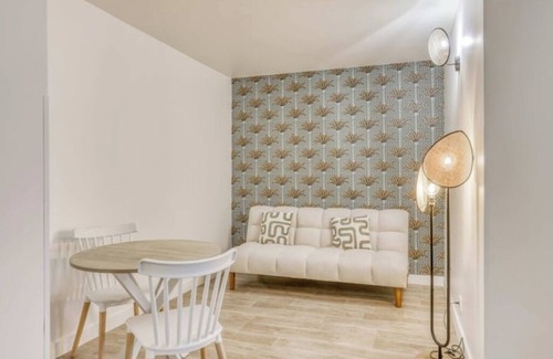 Annemasse Apartment | Atlas 110 - Large Studio Separate Living Room 35m², Paris