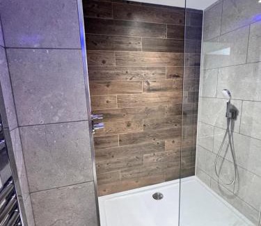 Sheffield City Centre Apartment | Atlas Residence & Luxury Apartment with City View