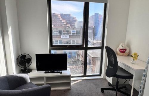 Sheffield City Centre Apartment | Atlas Residence & Luxury Apartment with City View