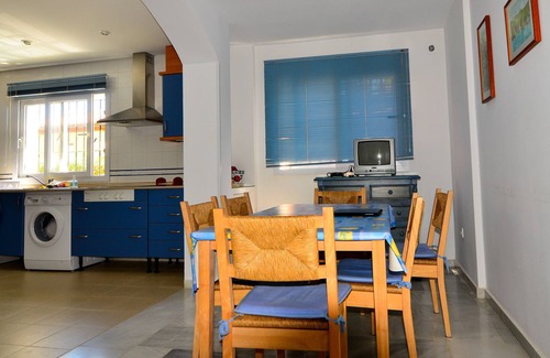 Chiclana de la Frontera Villa | Attached house, near golf course, communitary pool, rent in Chiclana,Santi Petri