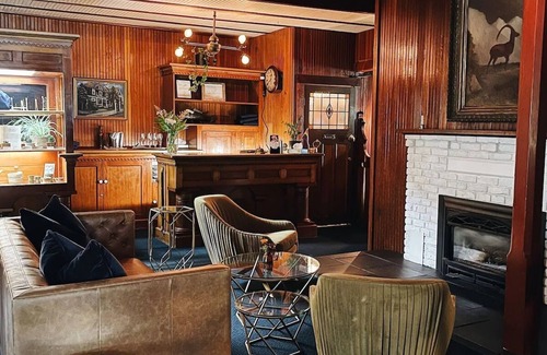 Seaview Hotel | Attic Queen With Clawfoot Tub at Shelburne Hotel, Peaceful Seaview!