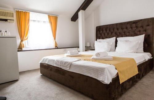 Kragujevac Apartment | Attico Spa