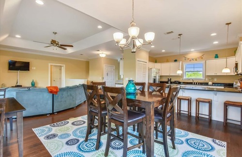 Sea Palm Village House | ATTITUDE ADJUSTER IS THE PERFECT FAMILY GETAWAY! Tucked away on over an acre of land.