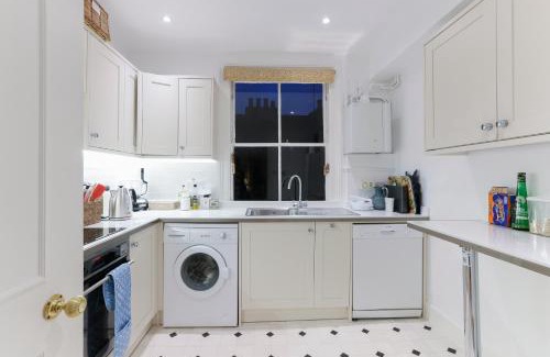 Chelsea Apartment | Attractive Chelsea apartment for four