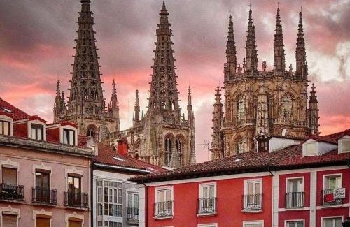 Burgos Apartment | Atuaire Home Vivienda en Perfecta ubicación al lado de la Catedral de Burgos