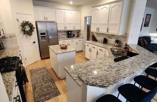Woods Of Brushy Creek House | ATX Arcade, Theater, & Poolside Oasis! Pet & Kid Friendly!