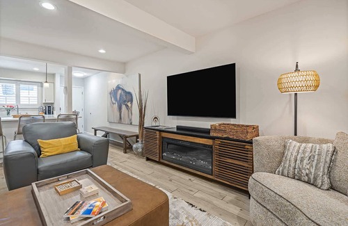 Tarrytown Condo | ATX Condo | Two-Step to the Tarrytown Treasure