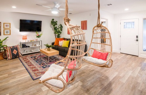 Austin House | ATX Paradise l Heated Private Pool & Spa