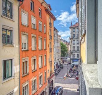 Secteur 2 Apartment | Atypique - Hypercentre/Place aux Herbes