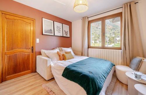 Taninges Apartment | Au centre cosy et neuf proche station ski parking terasse