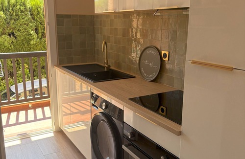 Six-Fours-les-Plages Apartment | AU DOUBS SÉJOUR, Apartment with sea view in Six Fours Les Plages, 4/6 people