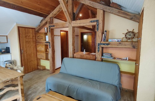 Molines-en-Queyras Apartment | Au Pays des mélèzes: under the roof, spacious, bright and very well equipped.
