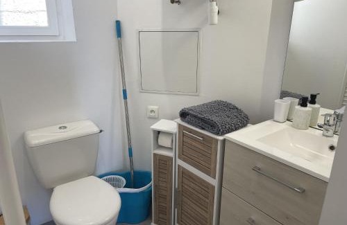 Chatellerault Apartment | Au repos de la Croix Rouge - Studios et Apt tout équipés - proche gare