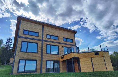 Baie-St-Paul Ski Chalet | Auberge country inn
